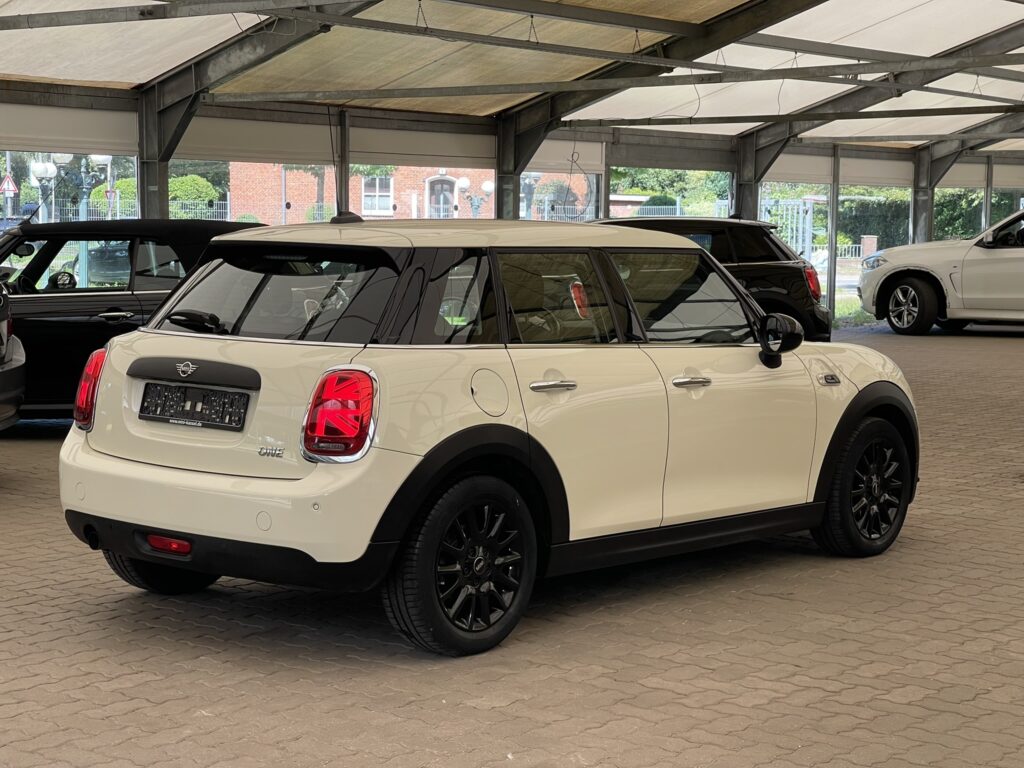 MINI ONE in weiß