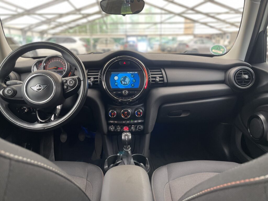 MINI ONE in der Innenansicht